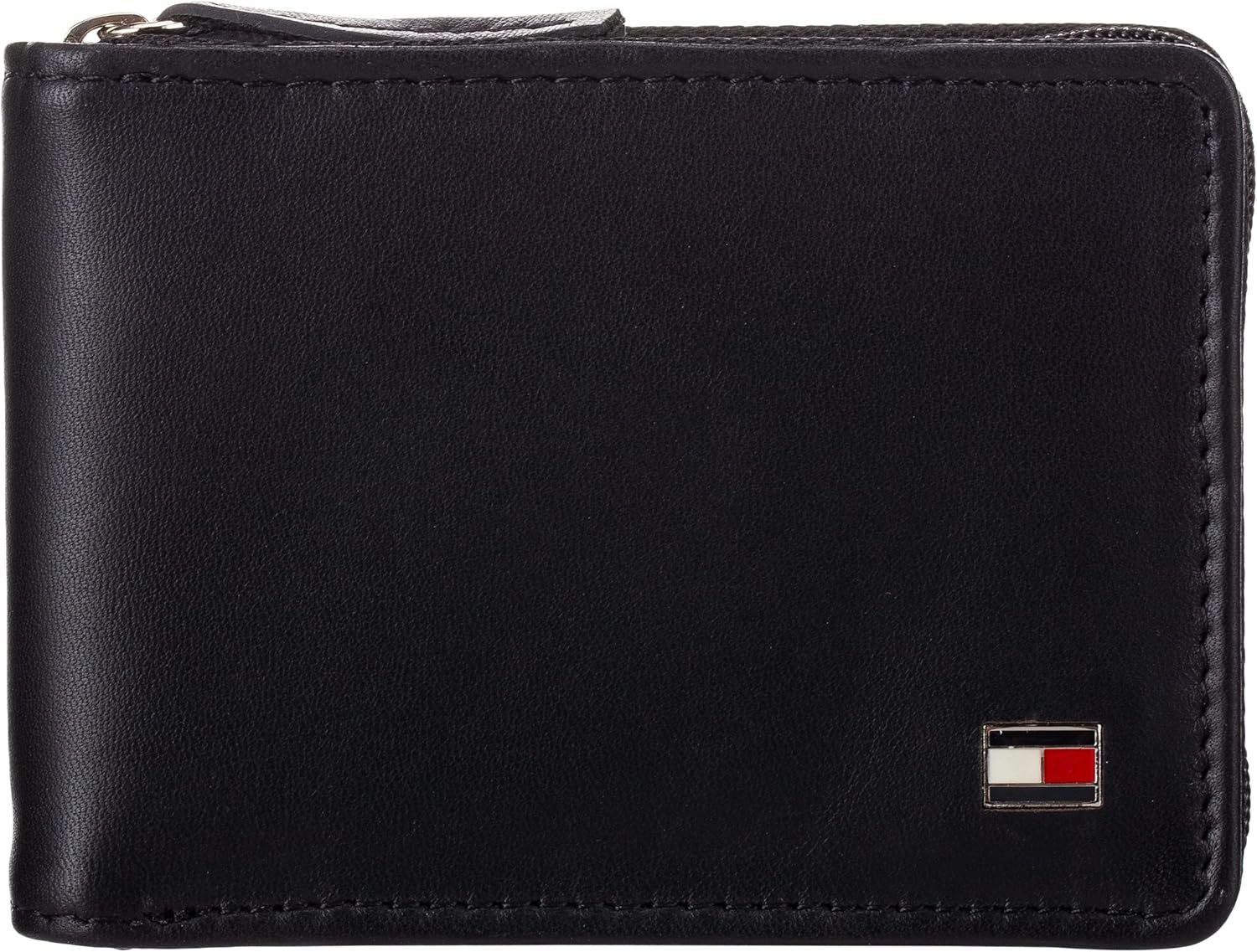 Tommy Hilfiger Men’s Oxford Ziparound Wallet Review